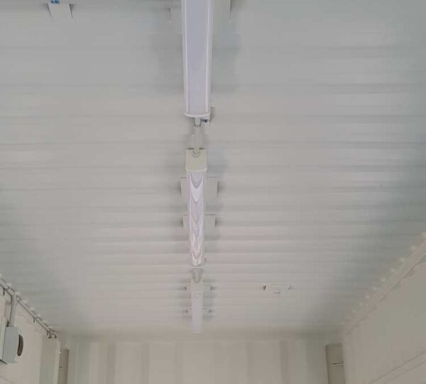 Ceiling of 20ft hospitality container