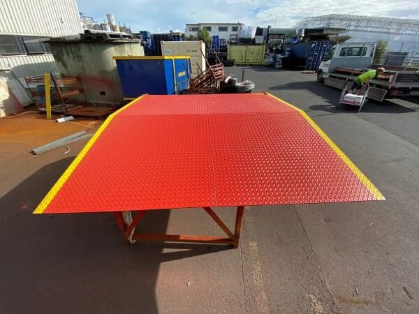 5 tonne refrigerated shipping container ramp top