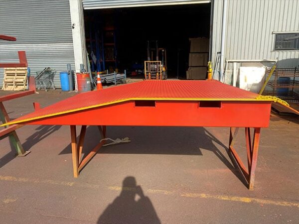 5 tonne refrigerated shipping container ramp side