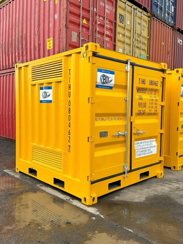 8ft dangerous goods shipping container doors closed