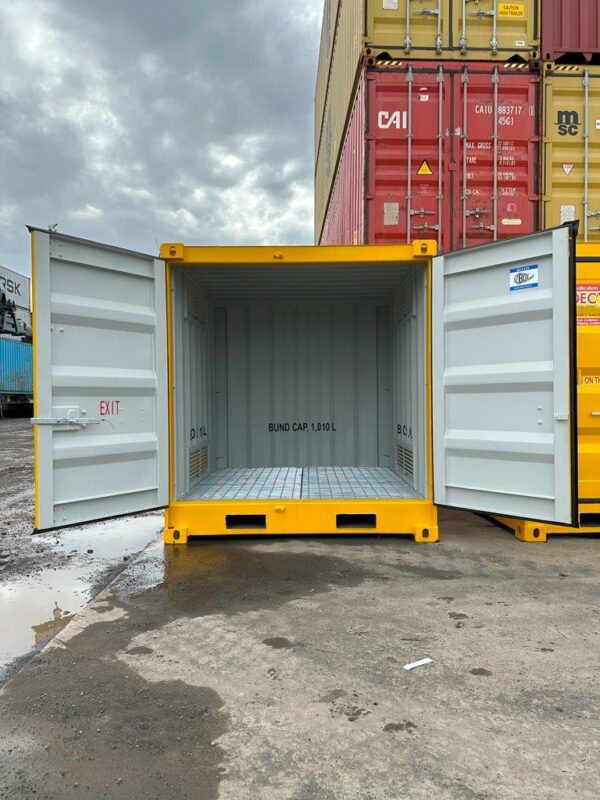 8ft dangerous goods shipping container doors open