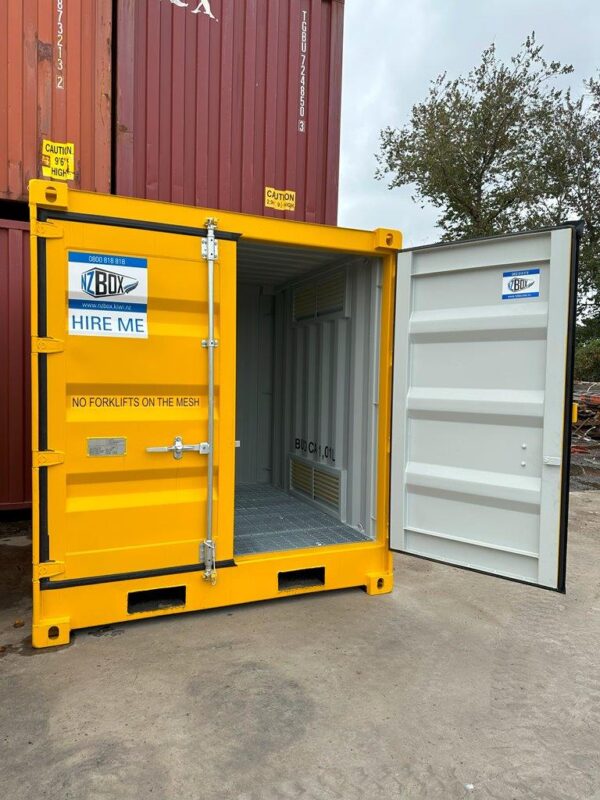 8ft dangerous goods shipping container right door open