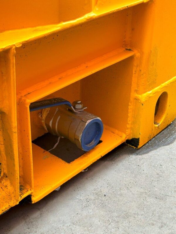 8ft dangerous goods shipping container DG valve