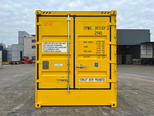 20ft High Cube Open Side Dangerous Goods Container with Bund Capacity of 5000L Doors Closed